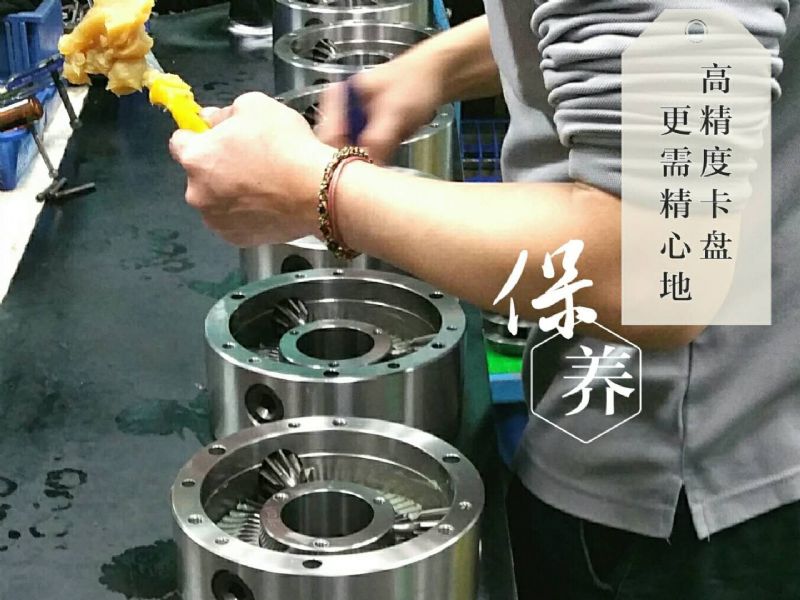 正常情況下，至少每6個月應(yīng)完全拆解卡盤進(jìn)行清洗，保持夾爪滑動面乾淨(jìng)並給予潤滑，使卡盤壽命增長。